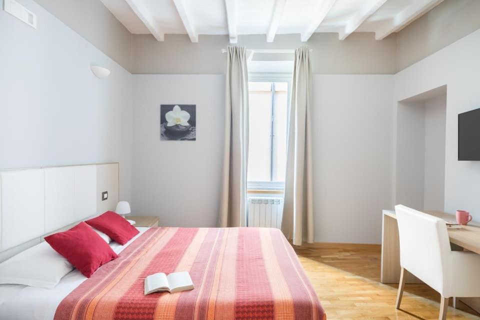 Spanish Steps House Vittoria Рим Экстерьер фото